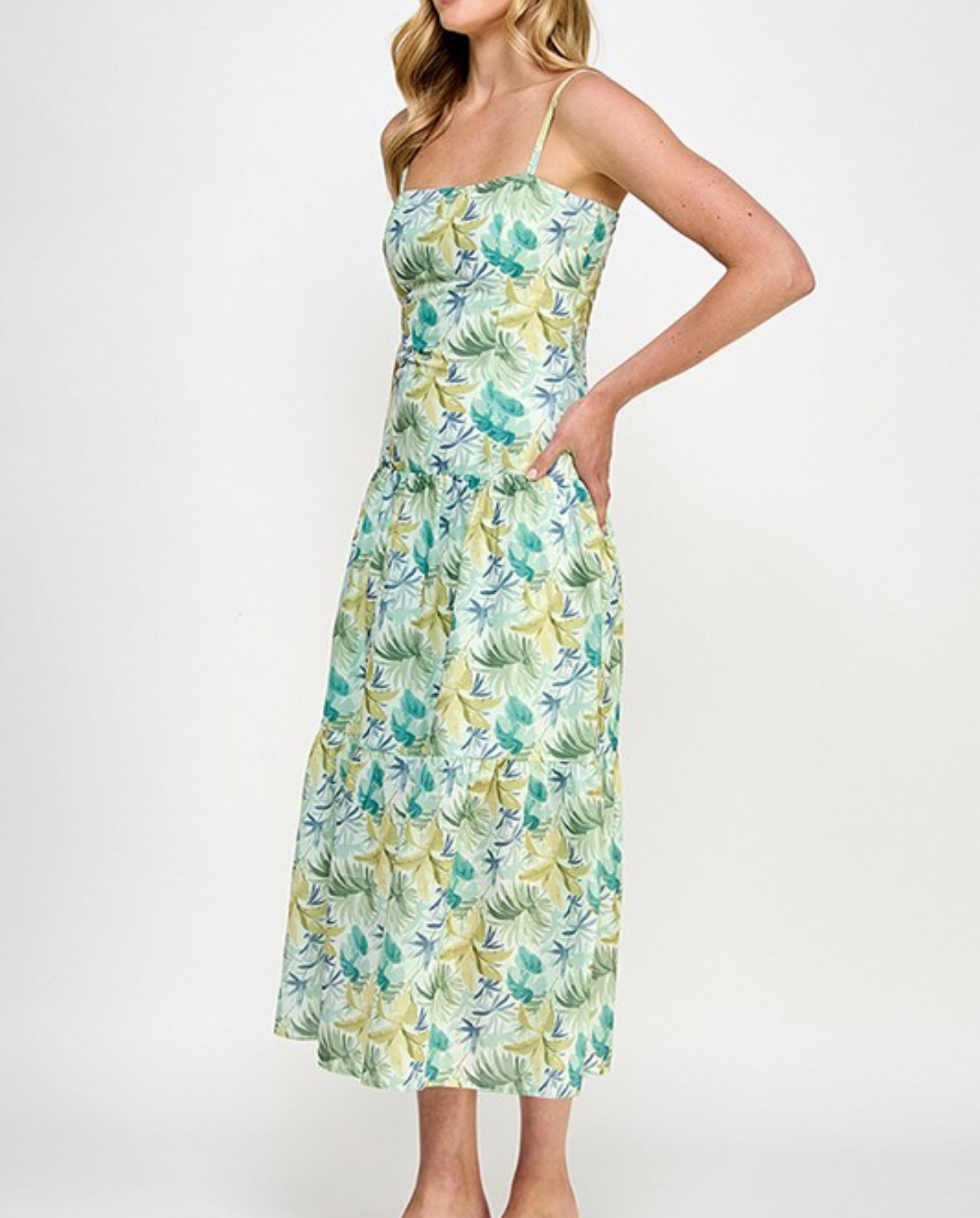 Vestido midi de tirantes con estampado de oliva