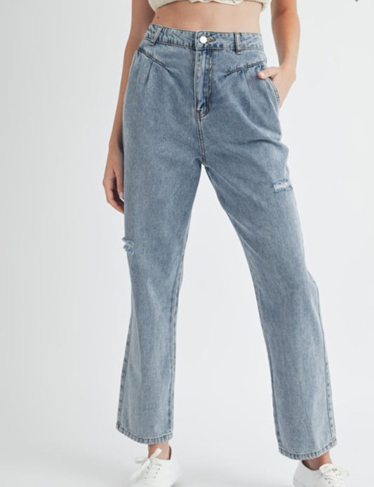 Pleated High Rise Straight Jeans